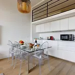 Apartamento Bluestay 245 -duplex Sur Les Champs-elysées+balcon París